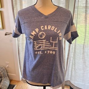 Cotton v-neck t-shirt with UNC theme